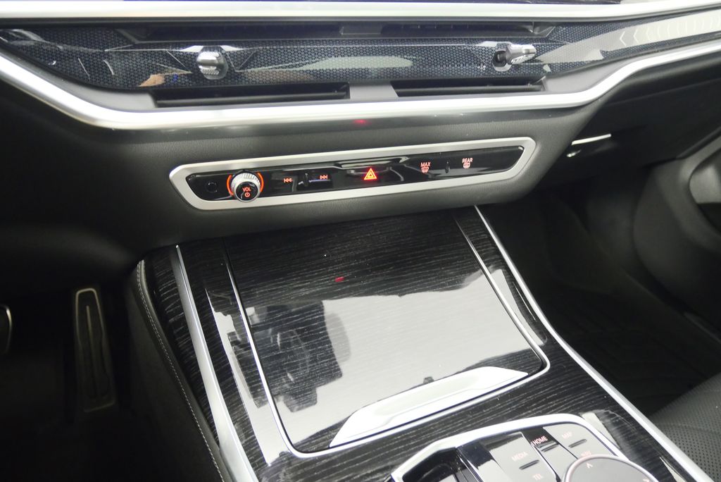 Thumbnail: 2024 BMW X7 - 24