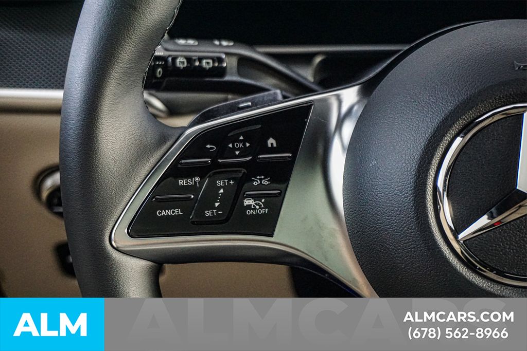 Used 2026 Silver Mercedes-Benz GLC 300 image 27