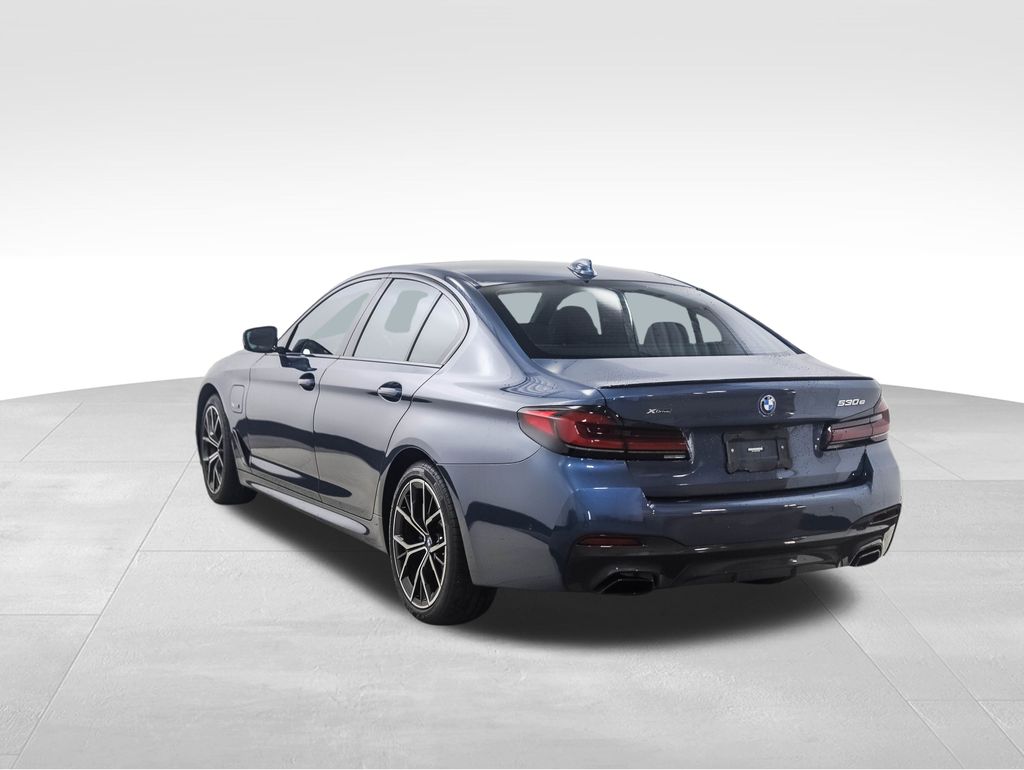 Thumbnail: 2023 BMW 5 Series - 3