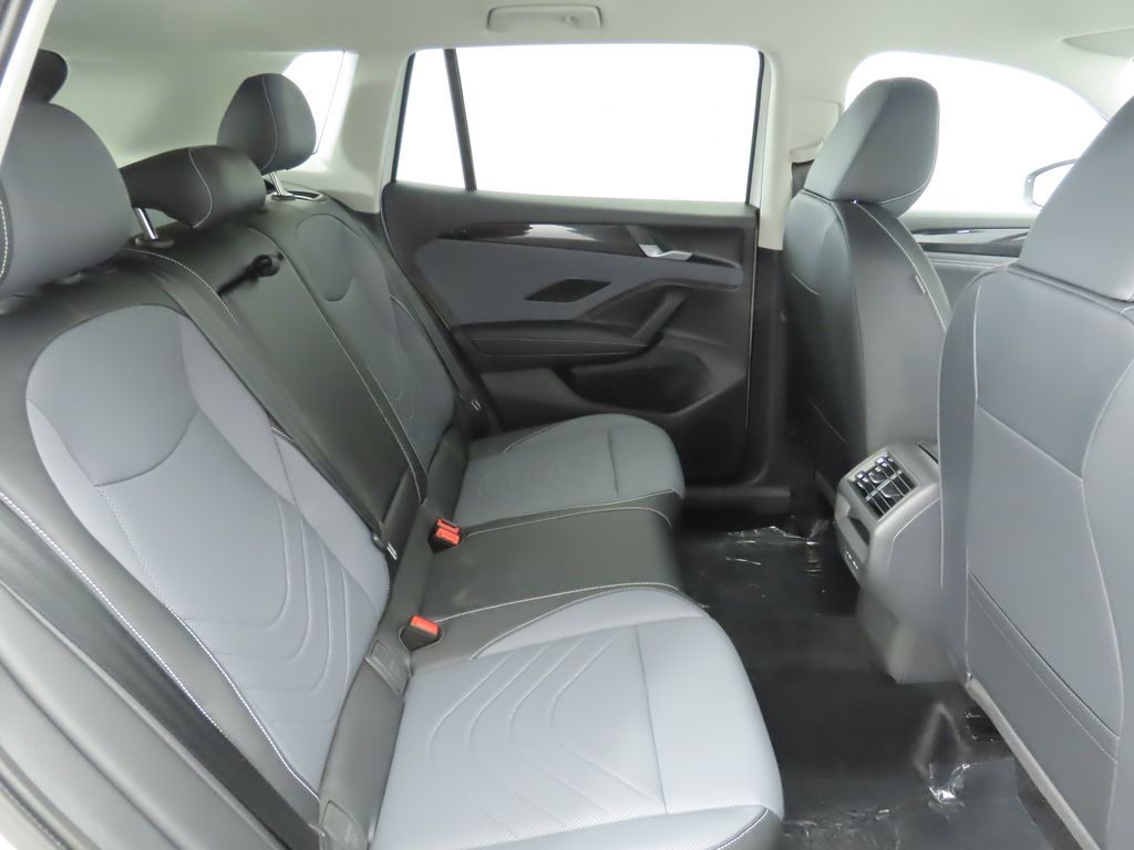 Thumbnail: 2026 Volkswagen Tiguan - 22