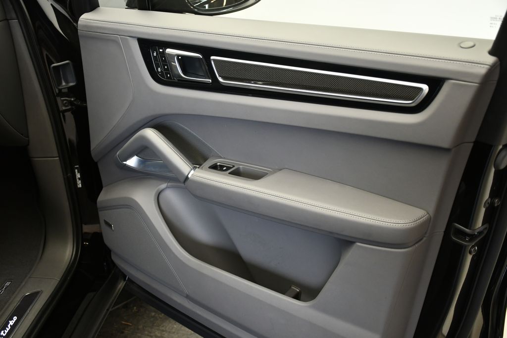 Thumbnail: 2023 Porsche Cayenne - 24