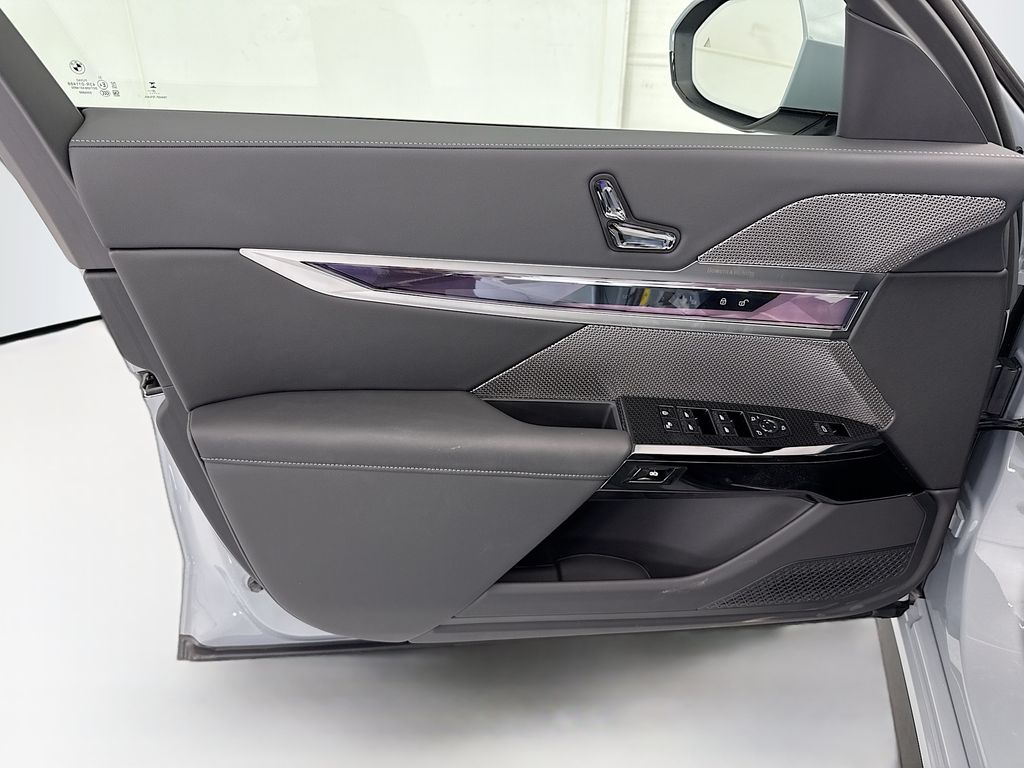 Thumbnail: 2026 BMW i7 - 23