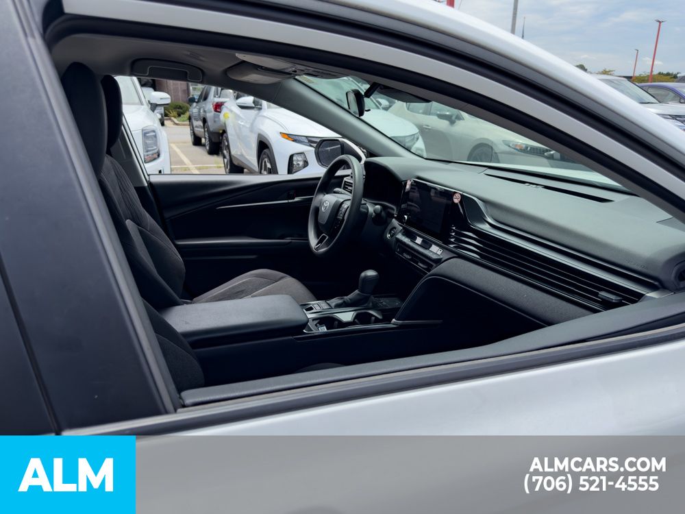 Used 2025 White Toyota LE image 17