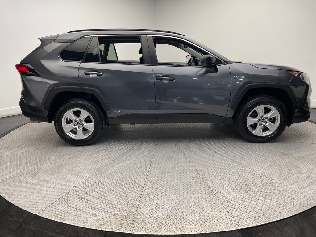 2021 Toyota RAV4 LE 4