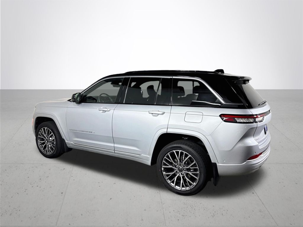 2026 Jeep Grand Cherokee Summit