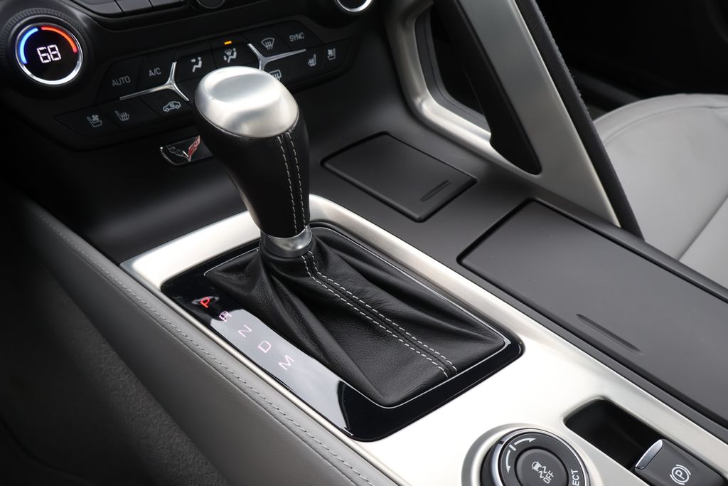 Thumbnail: 2014 Chevrolet Corvette - 22