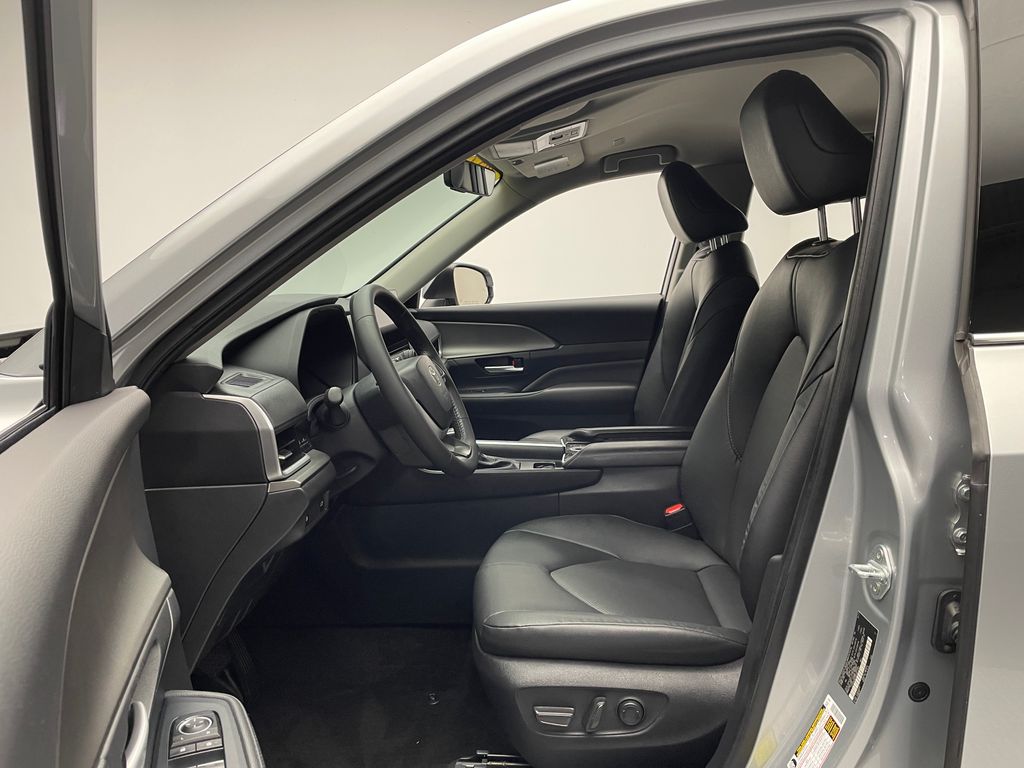 Thumbnail: 2024 Toyota Grand Highlander - 12