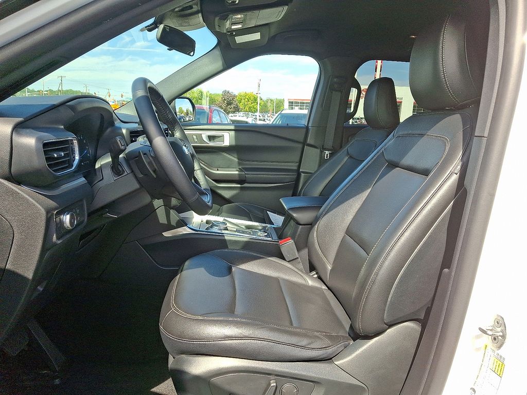 Thumbnail: 2020 Ford Explorer - 14