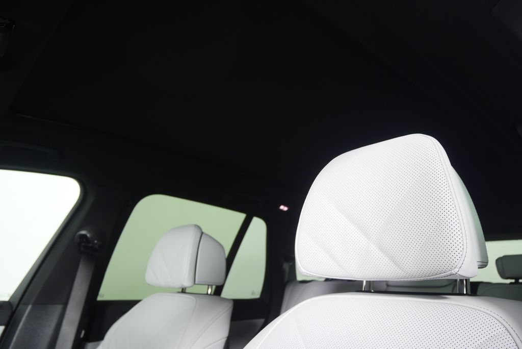 Thumbnail: 2026 BMW X5 - 11