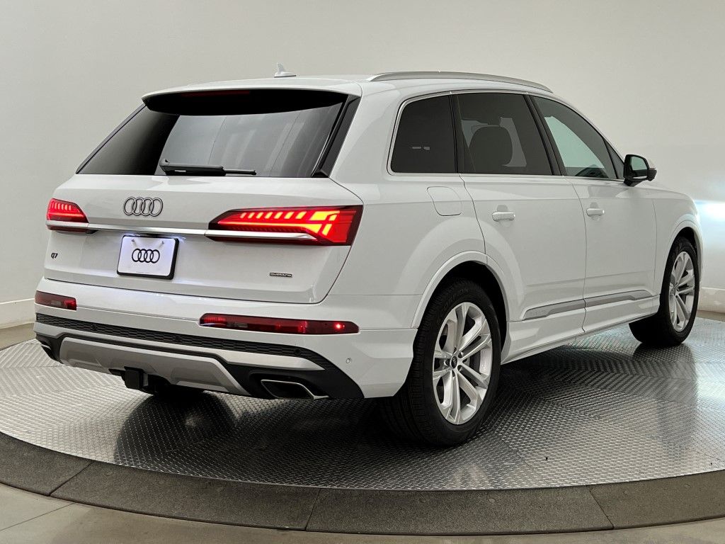 Thumbnail: 2026 Audi Q7 - 5
