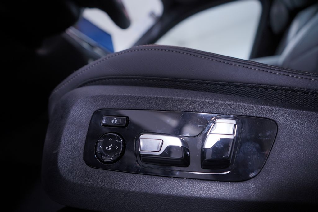 Thumbnail: 2026 BMW X5 - 12