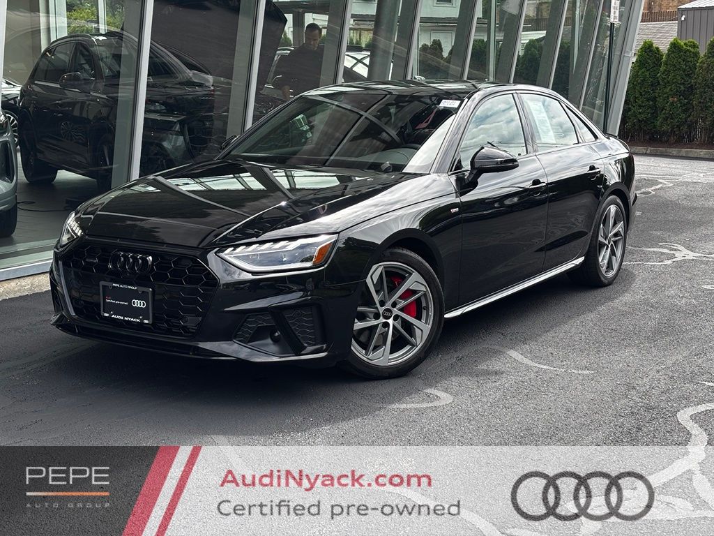 2024 Audi A4 Negro (Mythos Black Metallic) Sedán Tracción en las cuatro ruedas 7 velocidades Automática