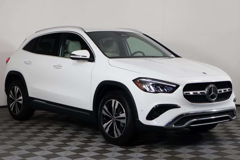 Thumbnail: 2025 Mercedes-Benz GLA - 3