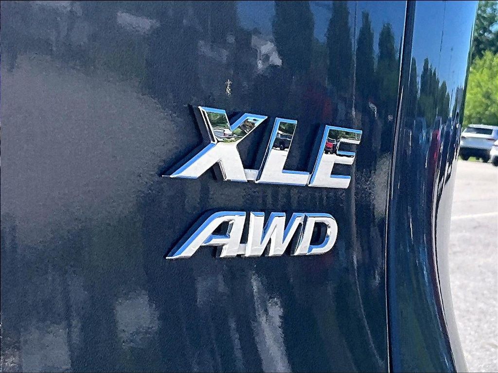 2021 Toyota RAV4 — photo 29