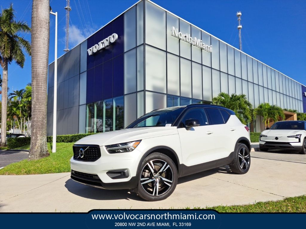 2021 Volvo XC40 R-Design