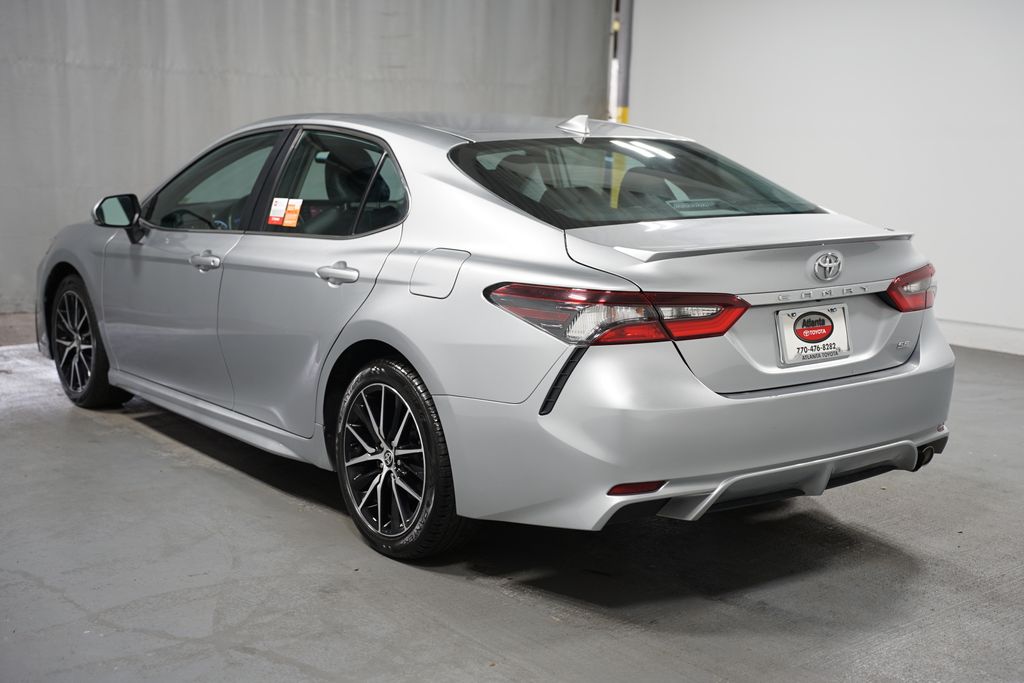 2022 Toyota Camry SE 6