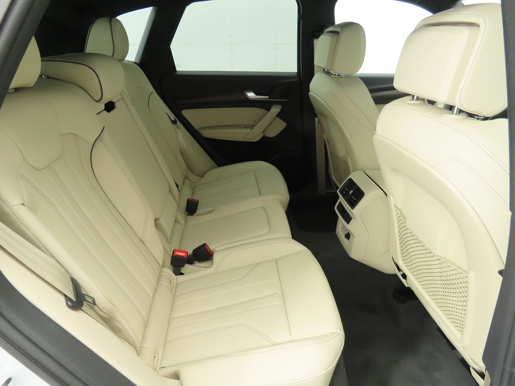 2025 Audi Q5  22