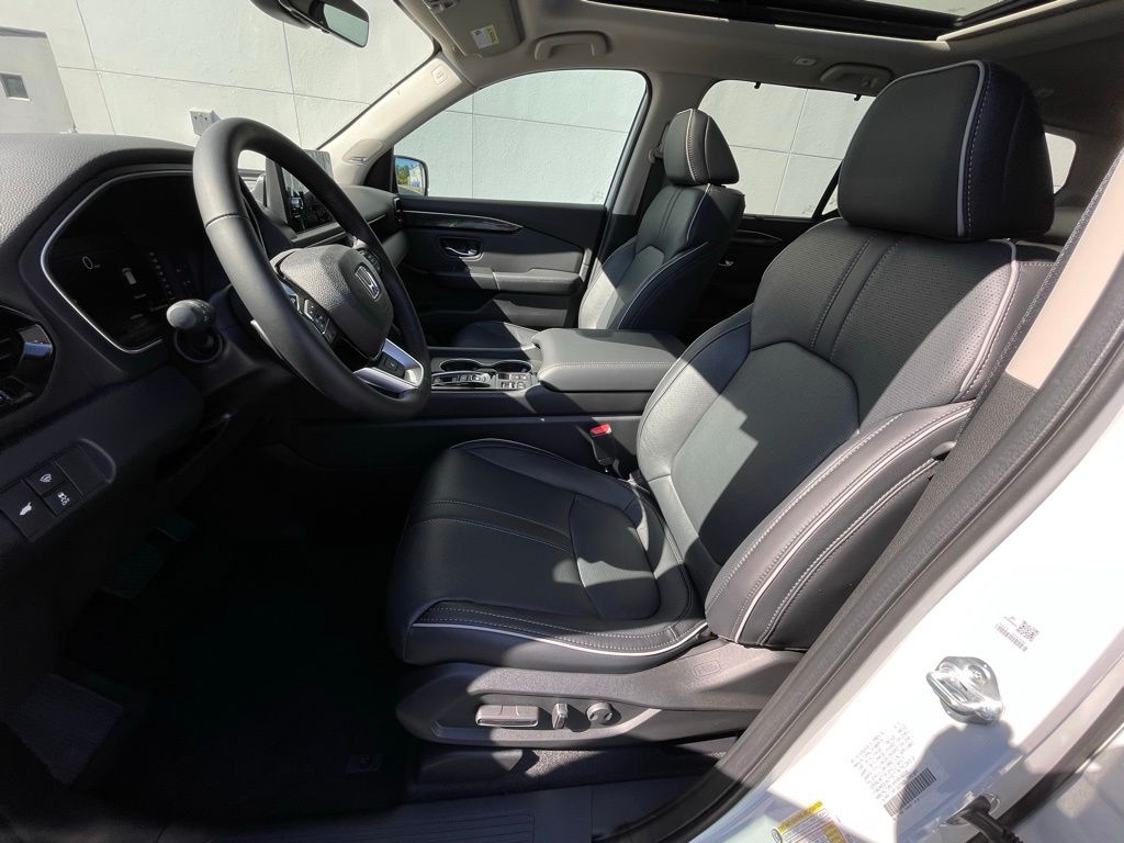 Thumbnail: 2025 Honda Pilot - 30