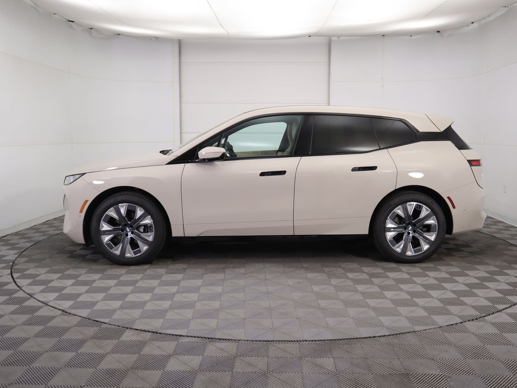 Thumbnail: 2026 BMW iX - 8