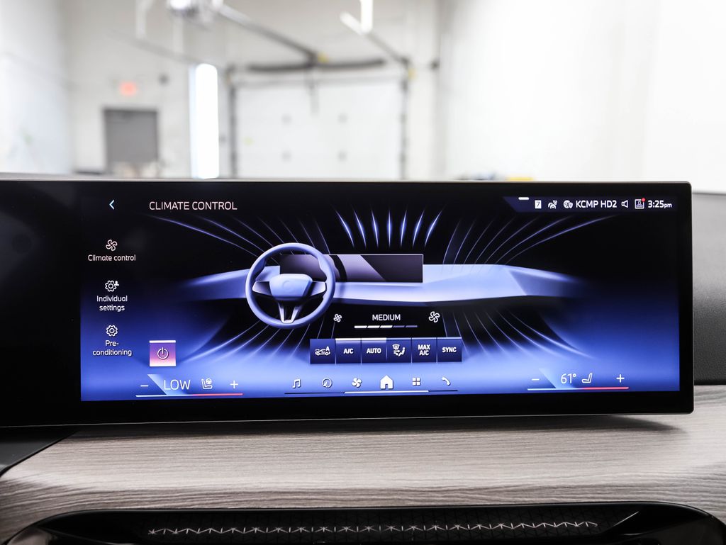 Thumbnail: 2025 BMW 3 Series - 19