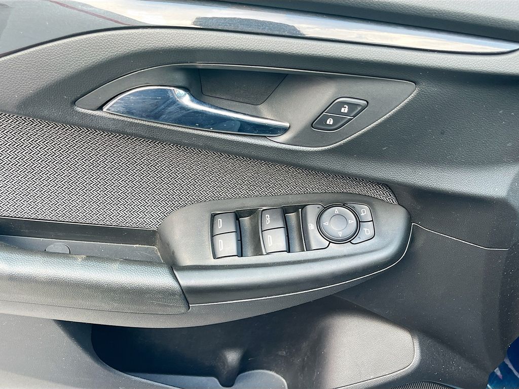 Used 2021 Blue Chevrolet LT image 17