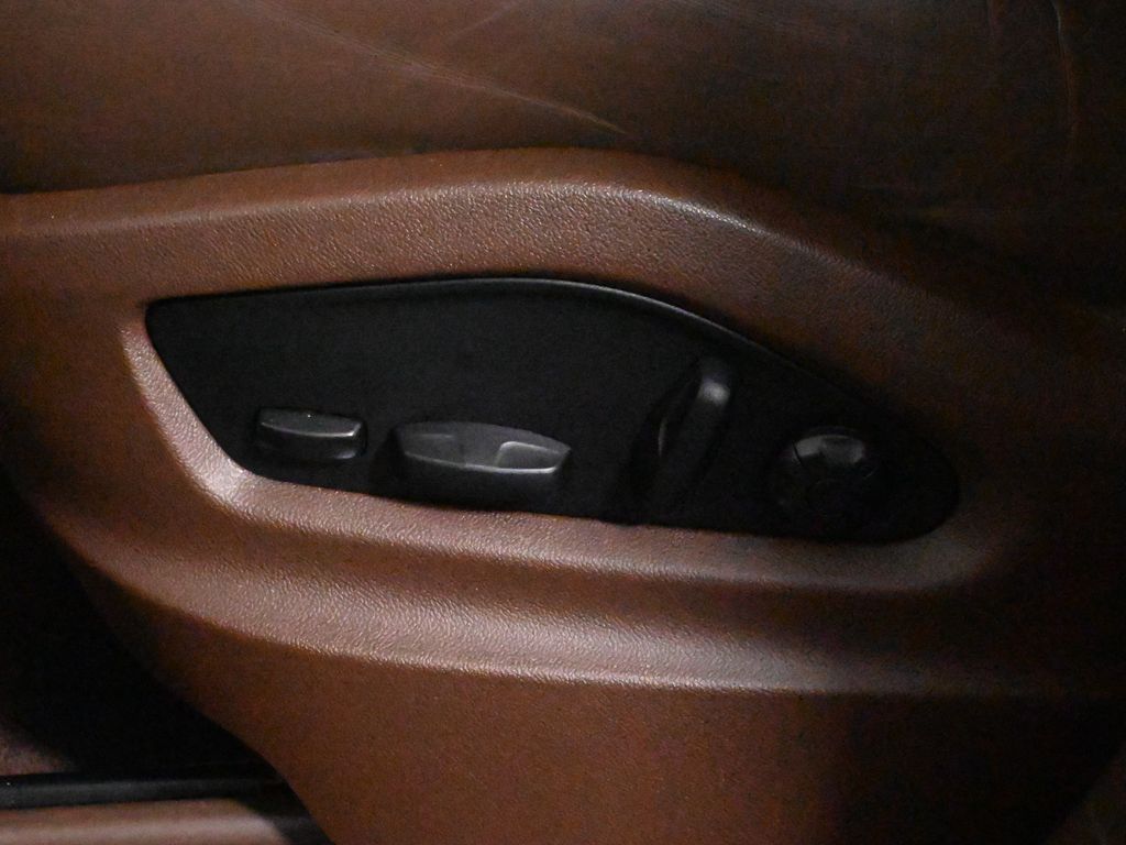 Thumbnail: 2022 Porsche Cayenne - 31