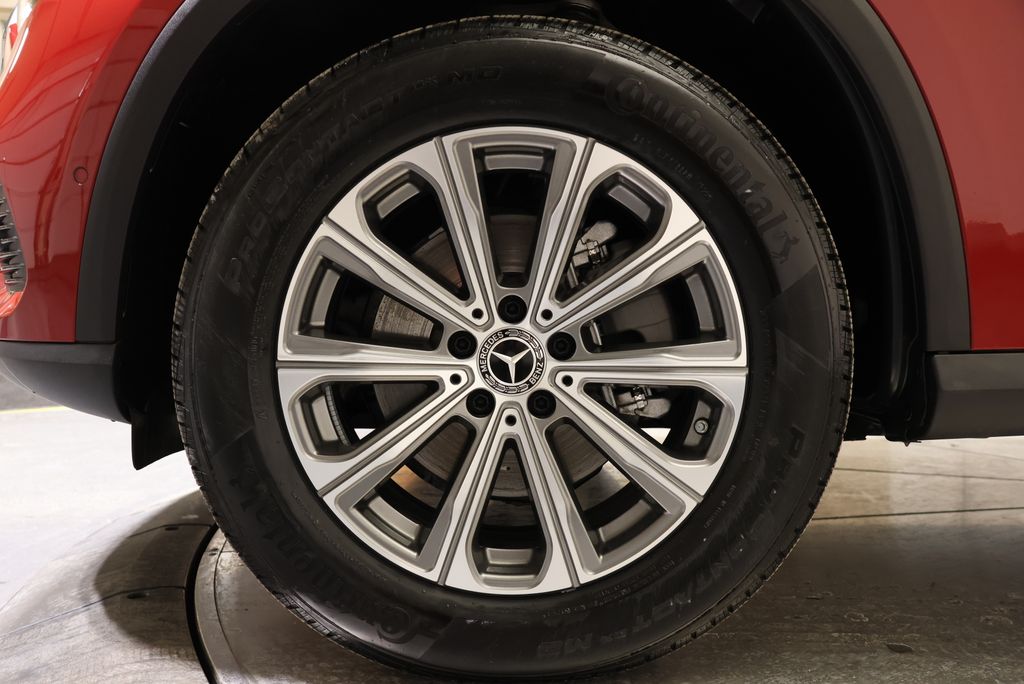 Thumbnail: 2025 Mercedes-Benz GLC - 11