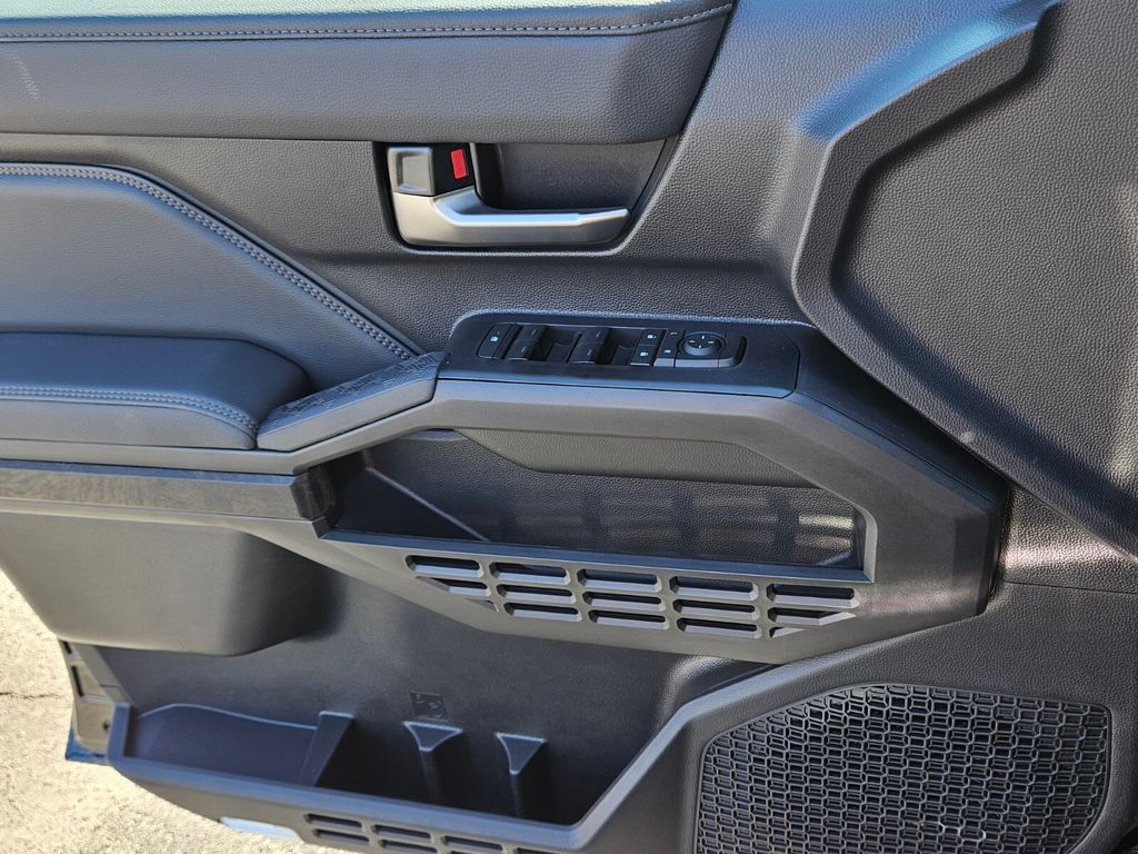 2025 Toyota Tacoma Limited - Photo 27