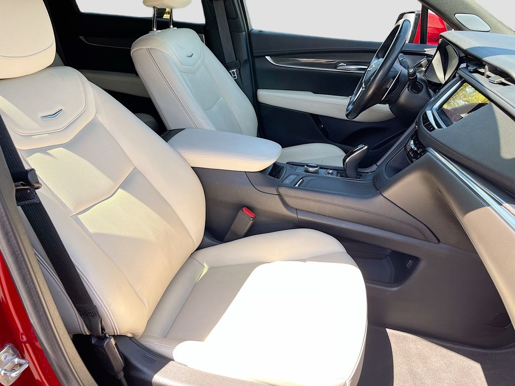 Used 2022 Red Cadillac Sport image 30