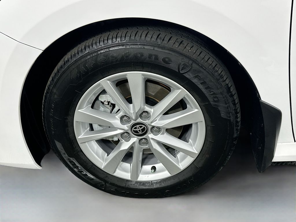 Thumbnail: 2025 Toyota Camry - 31