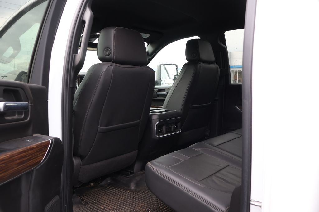 2022 Chevrolet Silverado 3500 High Country 31