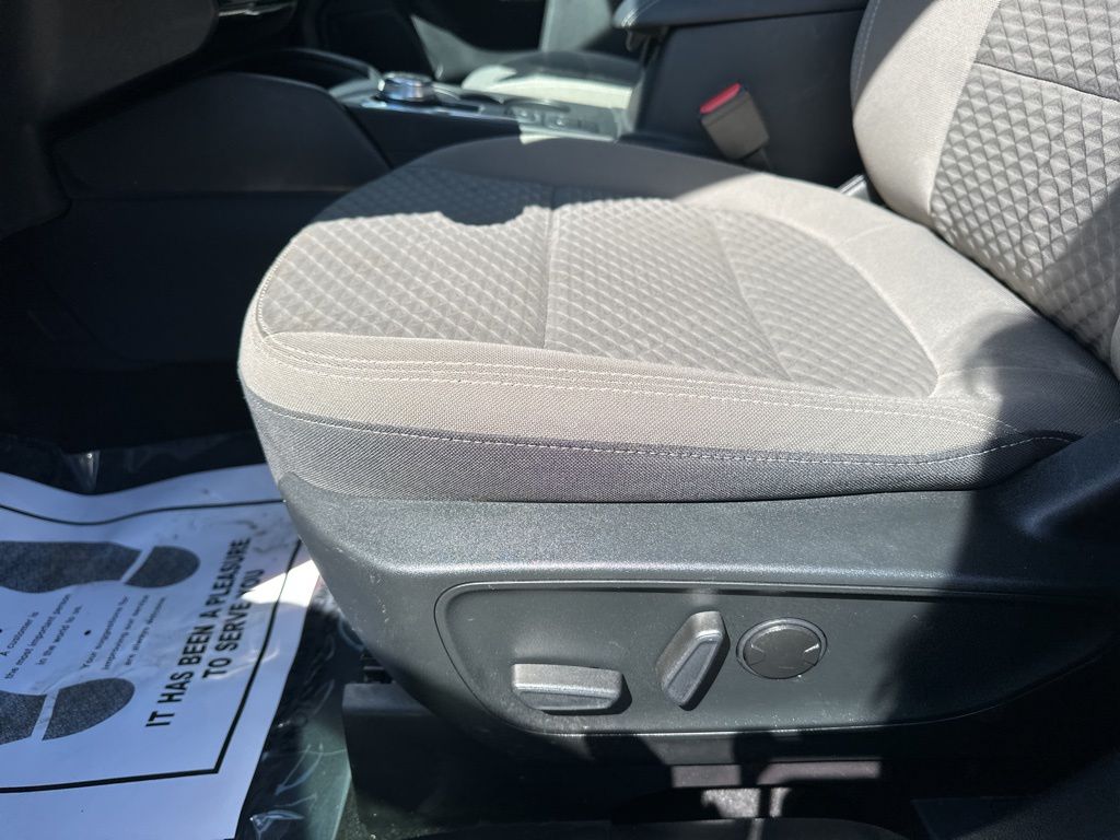 2021 Carbonized Gray Metallic Ford Escape SE FWD SUV