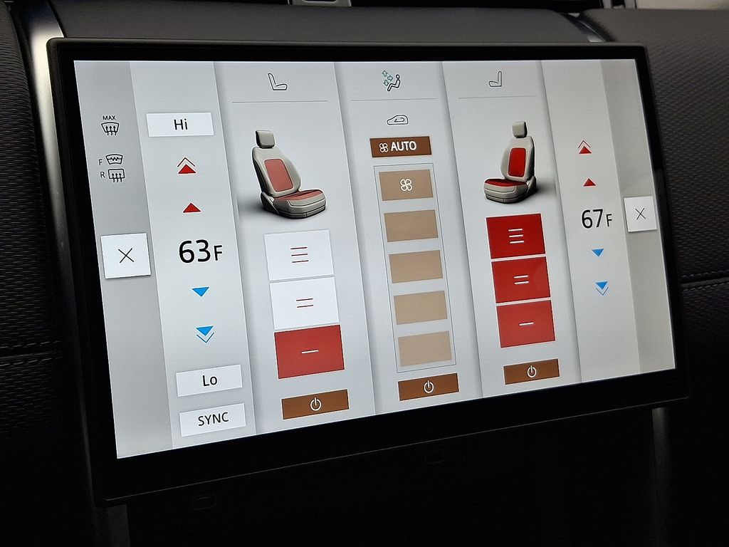 Thumbnail: 2025 Land Rover Discovery Sport - 17