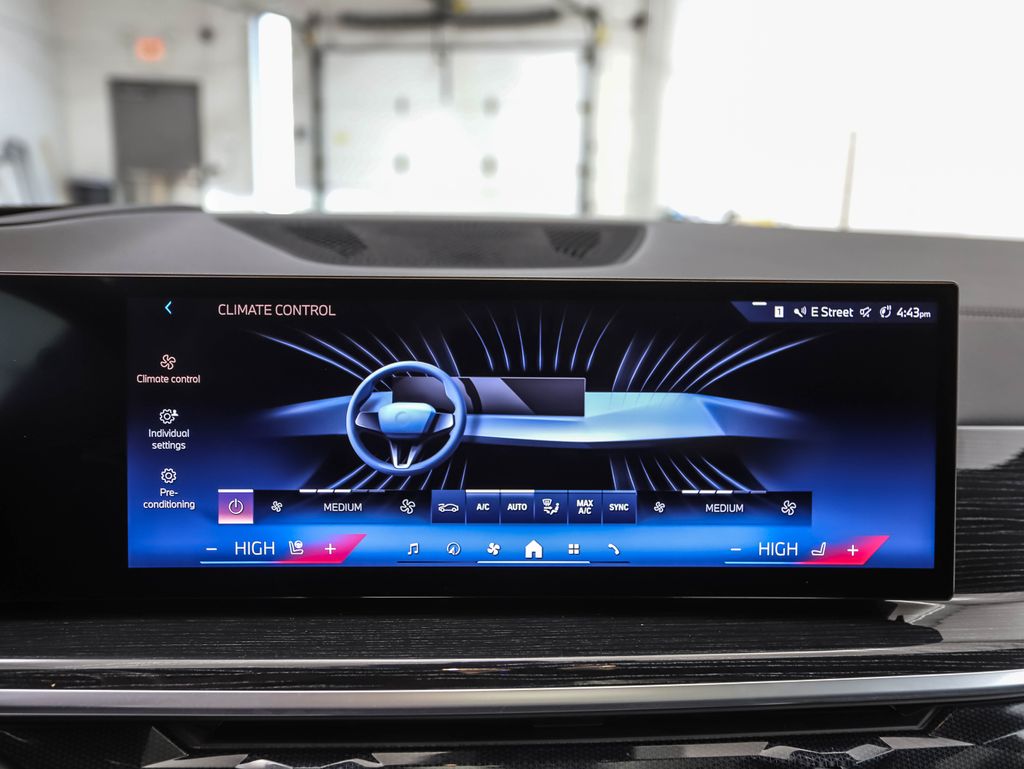 Thumbnail: 2024 BMW X7 - 18