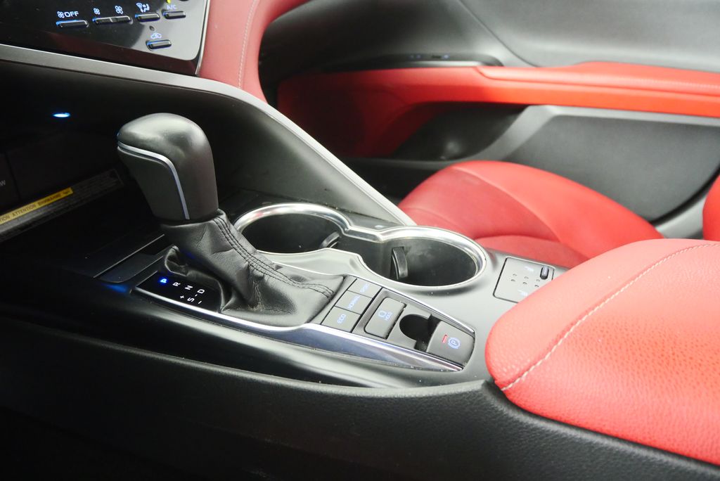 Thumbnail: 2019 Toyota Camry - 24