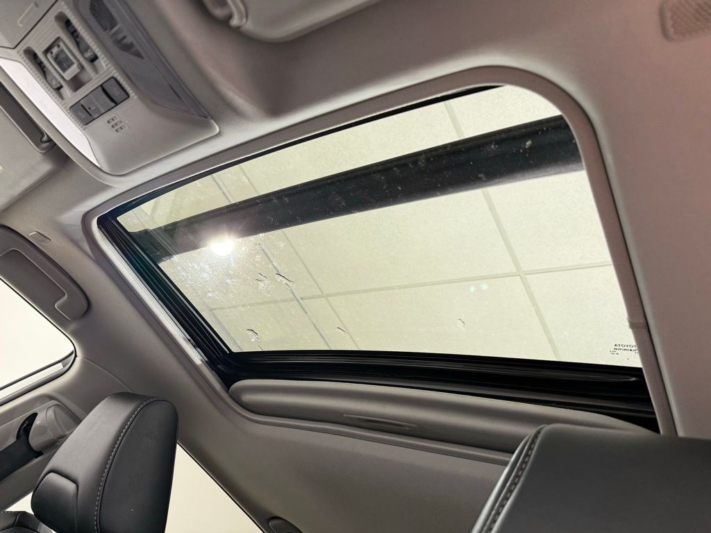 Thumbnail: 2025 Toyota RAV4 - 18