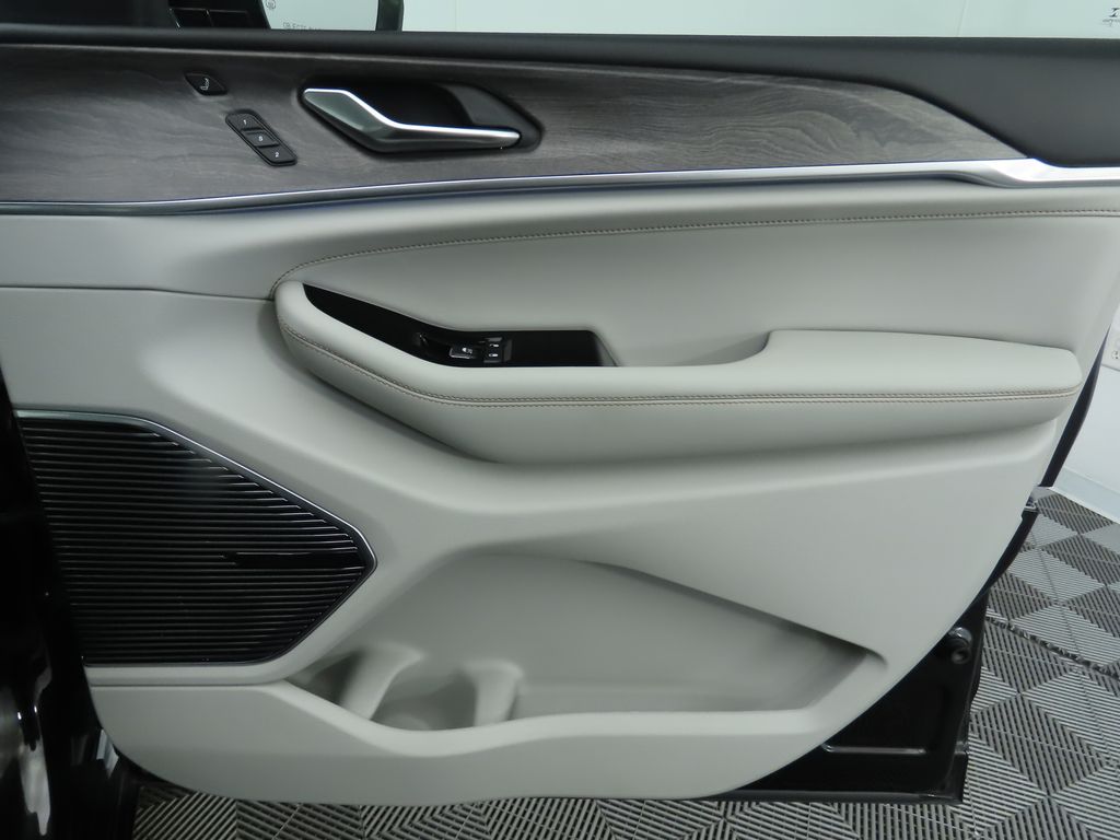 Thumbnail: 2021 Jeep Grand Cherokee L - 27