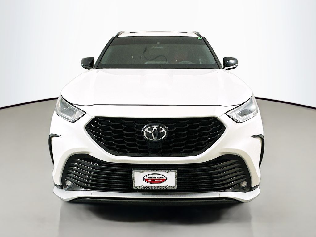 Thumbnail: 2021 Toyota Highlander - 2