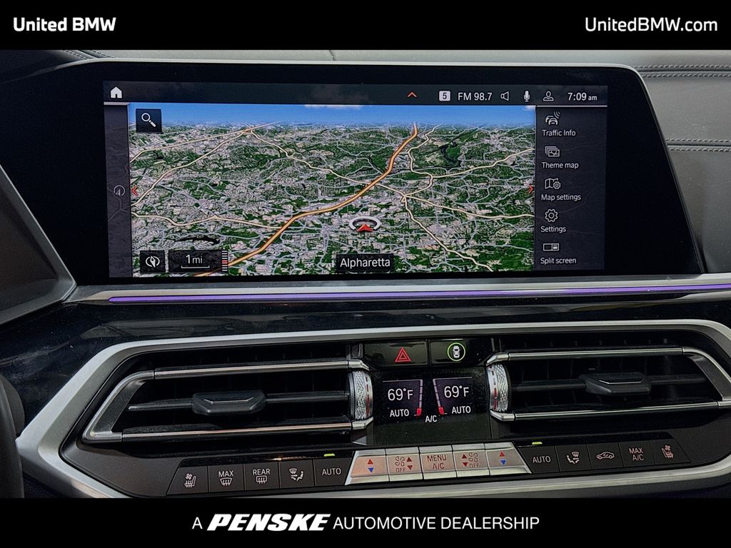 Thumbnail: 2022 BMW X7 - 10