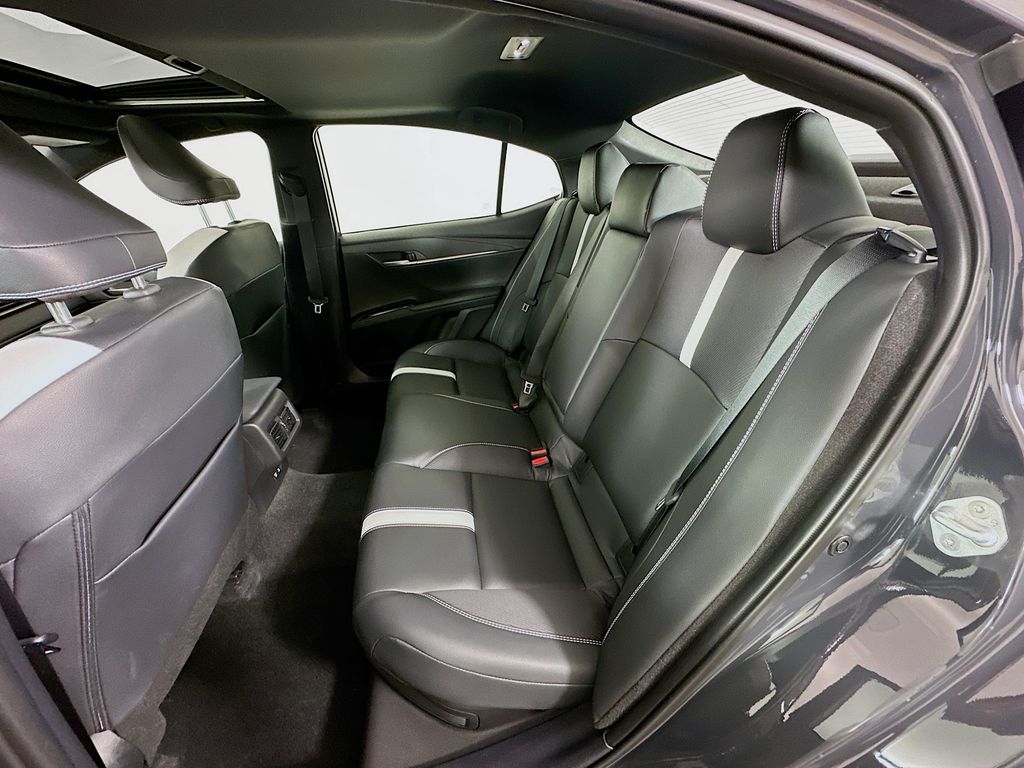 Thumbnail: 2025 Toyota Camry - 25