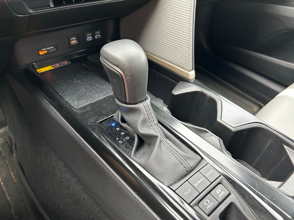 Thumbnail: 2025 Toyota Camry - 27