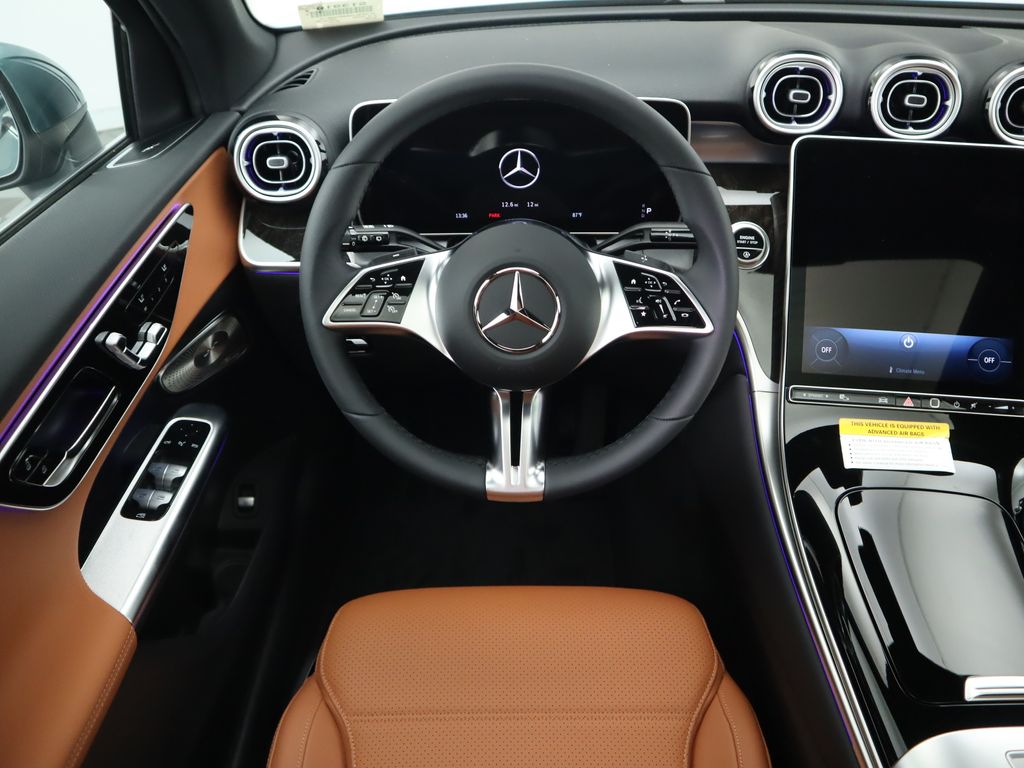 2025 Mercedes-Benz GLC 300 11