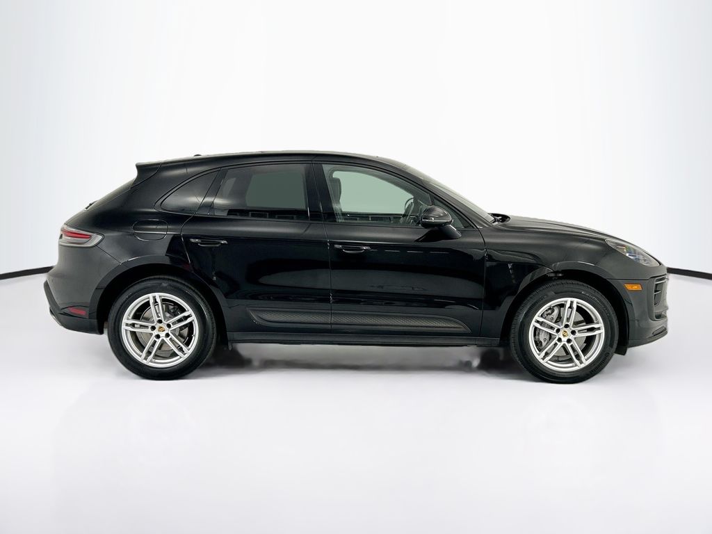Thumbnail: 2024 Porsche Macan - 8
