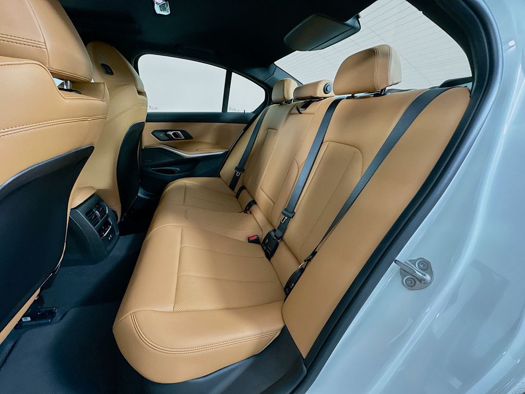 Thumbnail: 2026 BMW 3 Series - 17