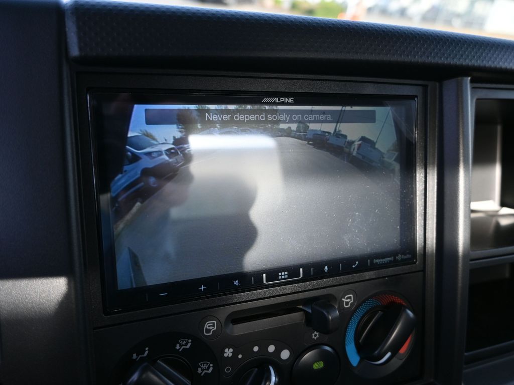 2024 Isuzu NPR HD 