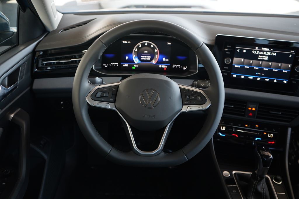 Thumbnail: 2026 Volkswagen Jetta - 9