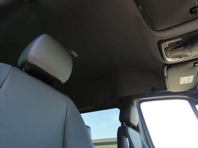 Thumbnail: 2025 Mercedes-Benz Sprinter - 20