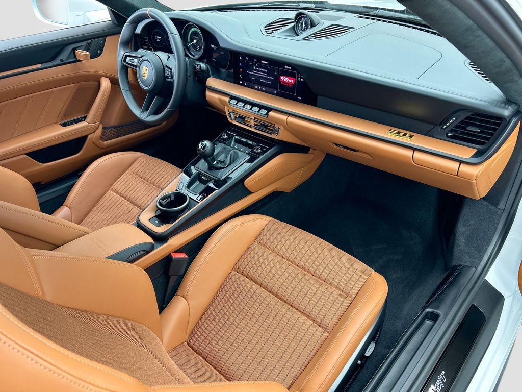 Thumbnail: 2024 Porsche 911 - 19