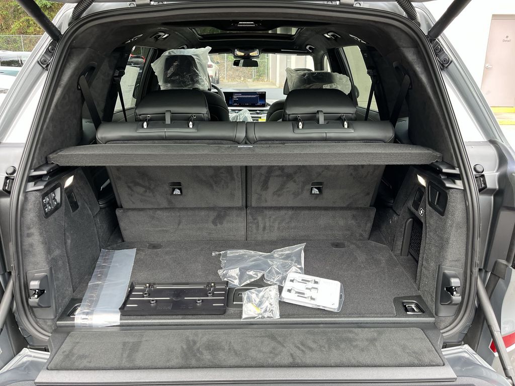 Thumbnail: 2026 BMW X7 - 25