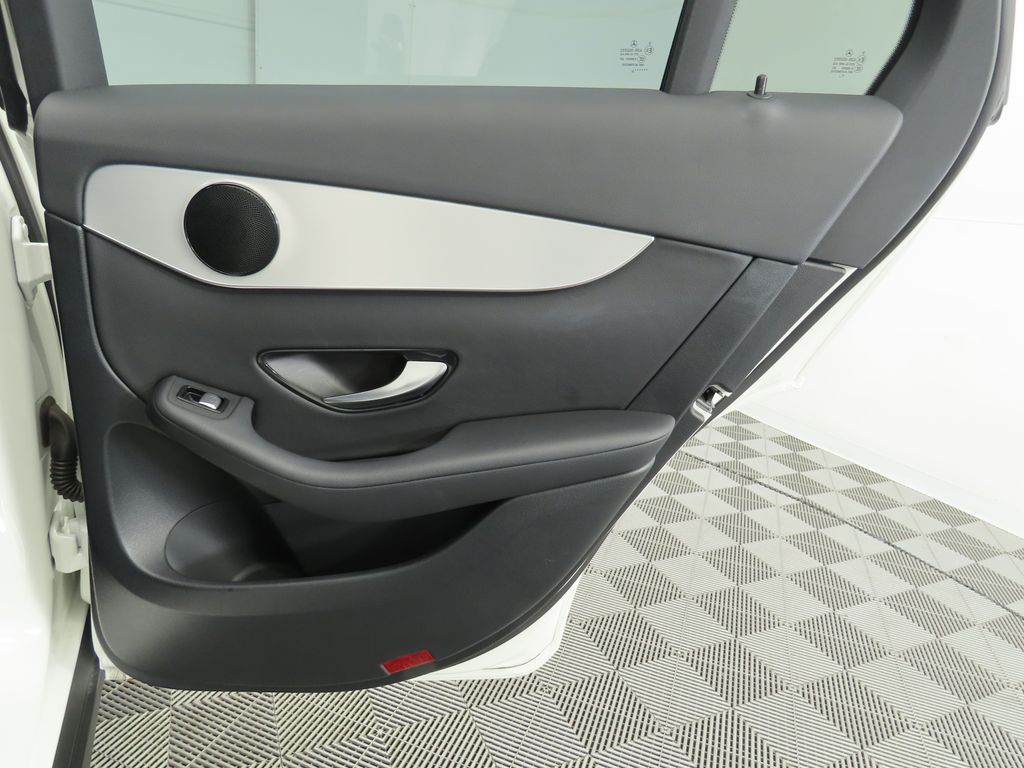 2022 Mercedes-Benz GLC 300 27
